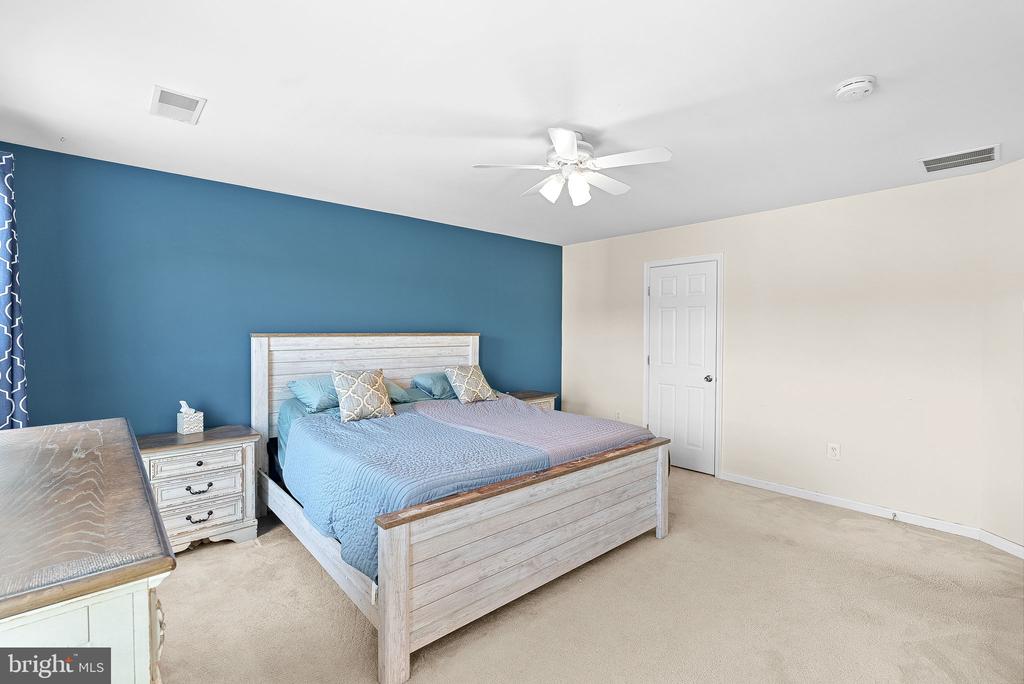15673 Mendoza Ln