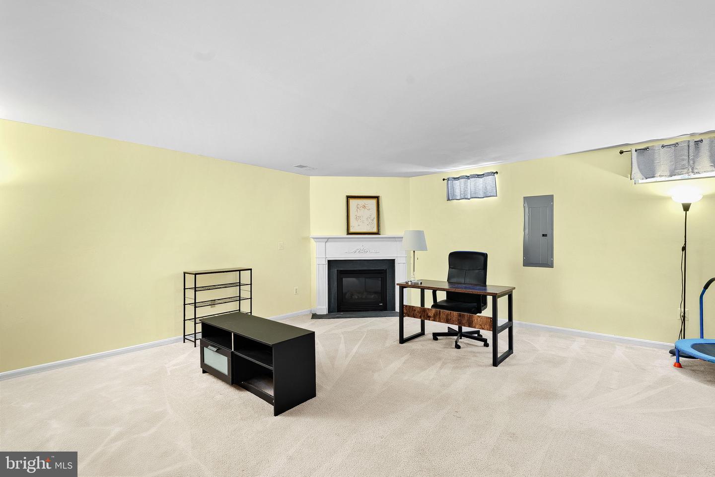 15673 Mendoza Ln