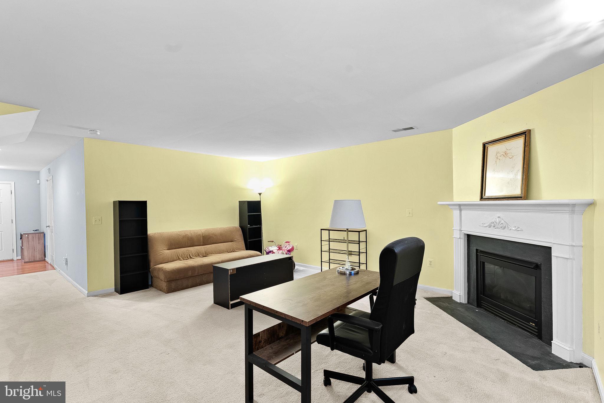15673 Mendoza Ln