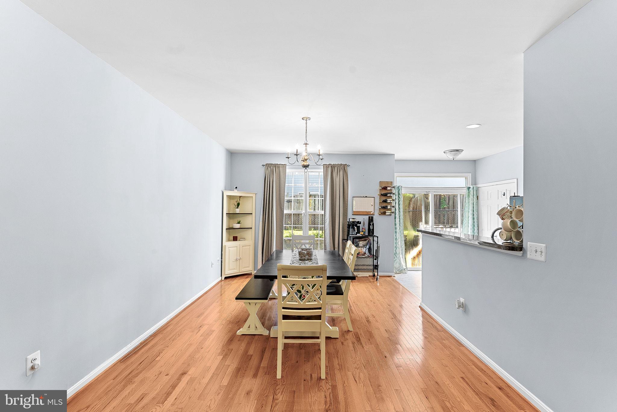 15673 Mendoza Ln