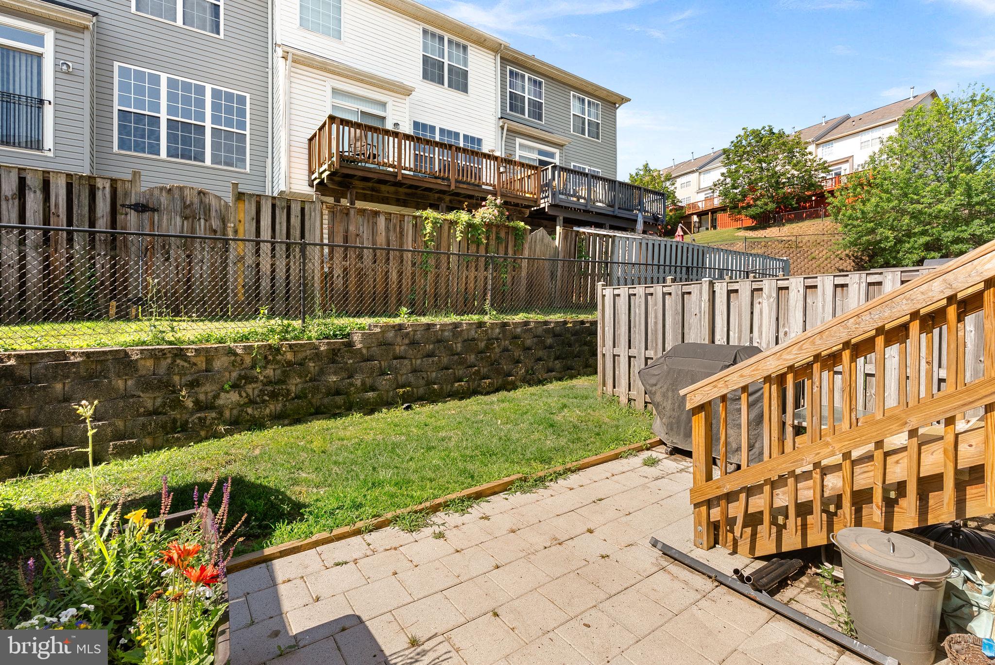 15673 Mendoza Ln