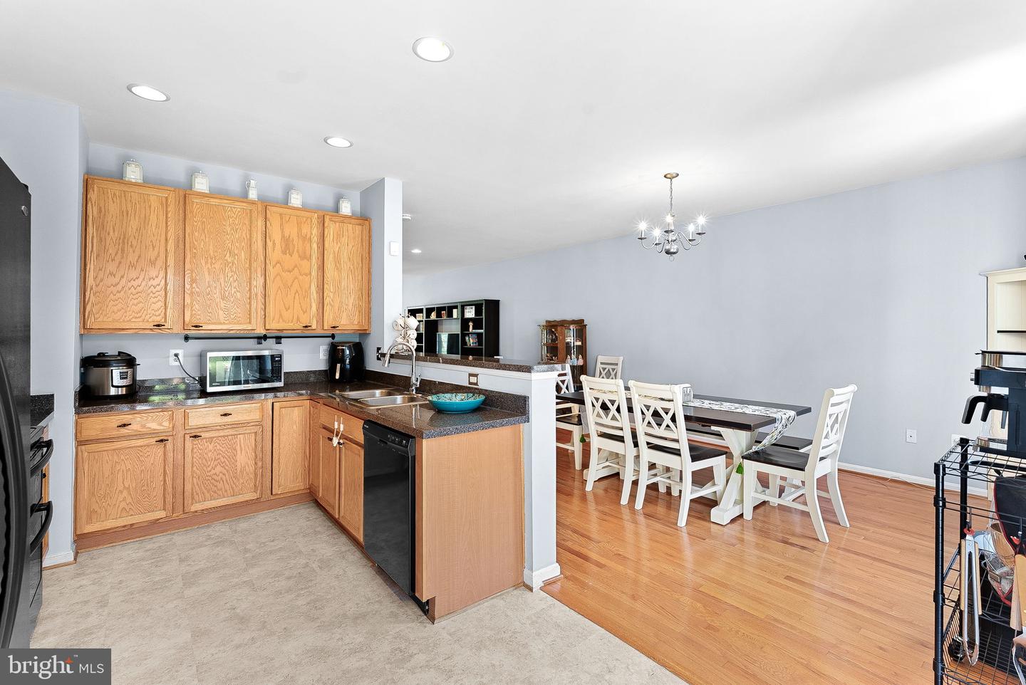 15673 Mendoza Ln