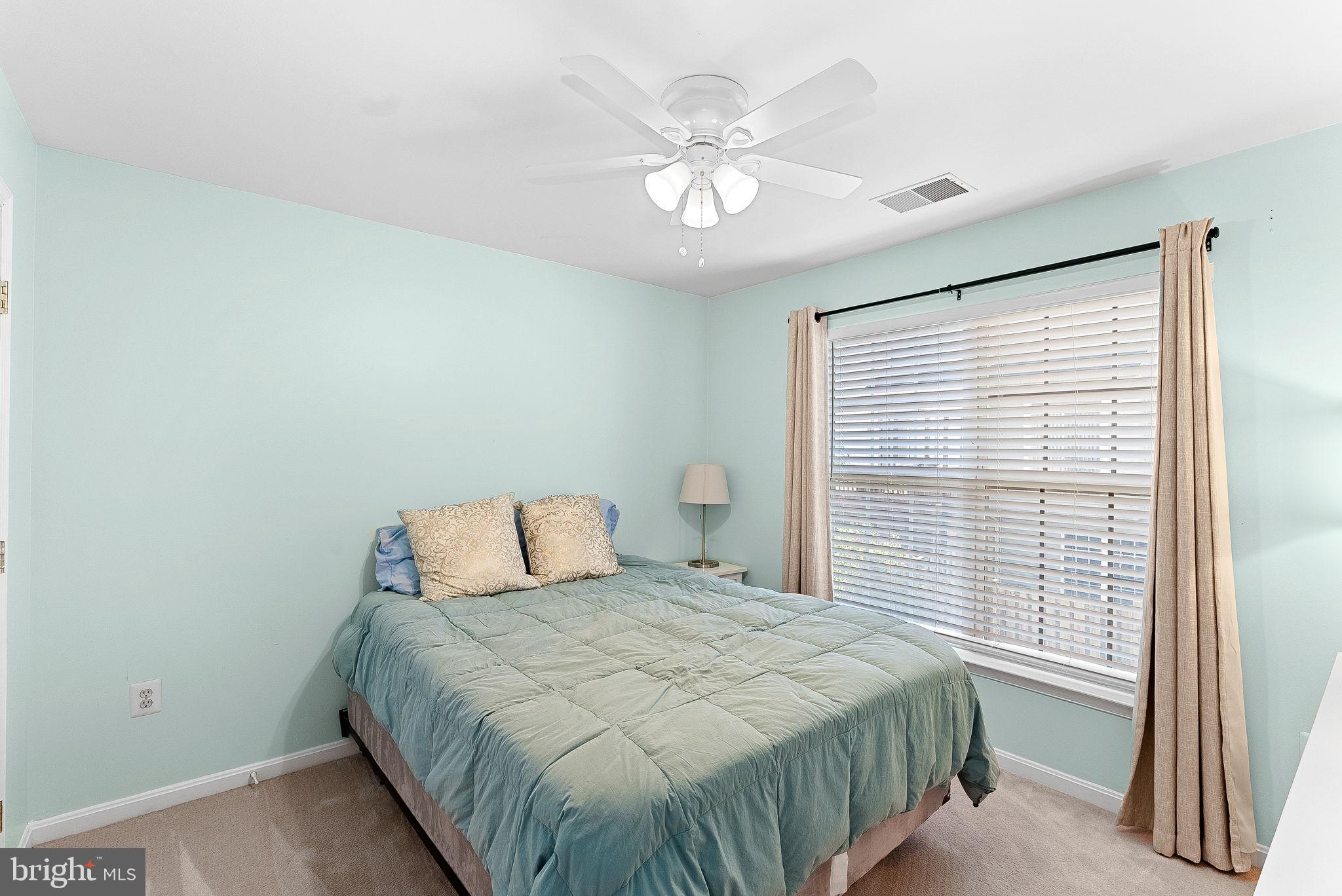15673 Mendoza Ln