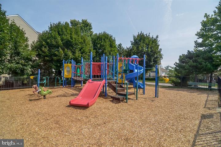 6359 COLONIAL VILLAGE LOOP