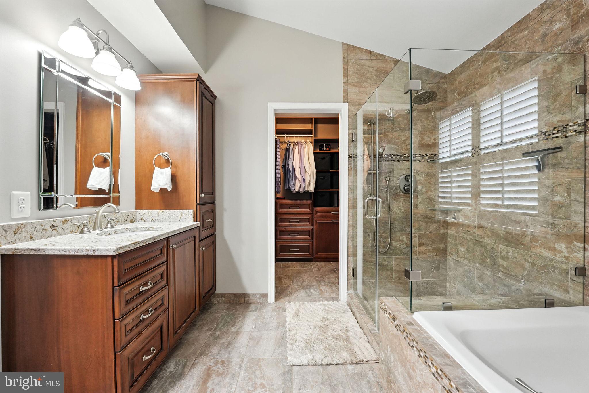 6359 COLONIAL VILLAGE LOOP