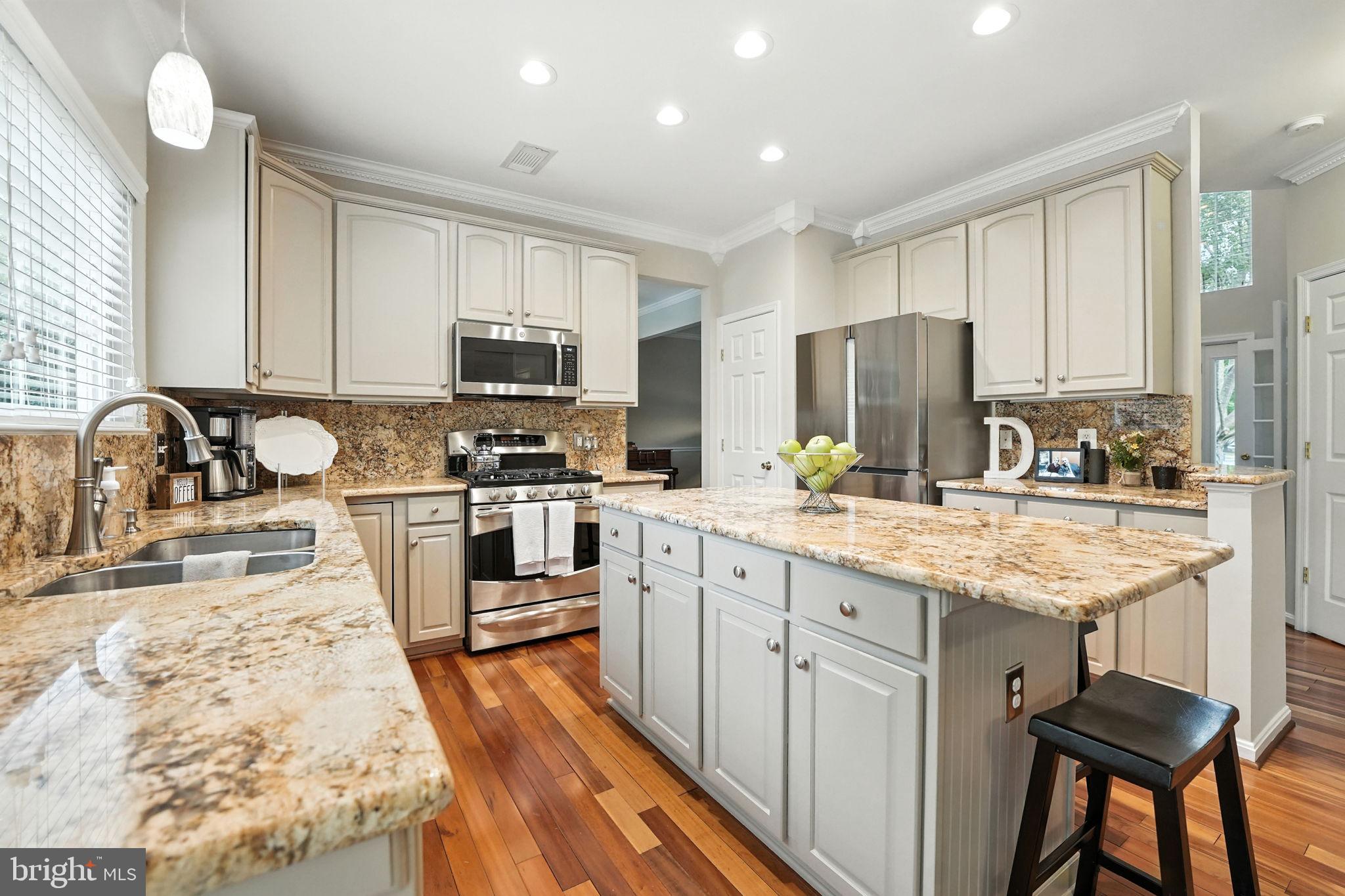6359 COLONIAL VILLAGE LOOP