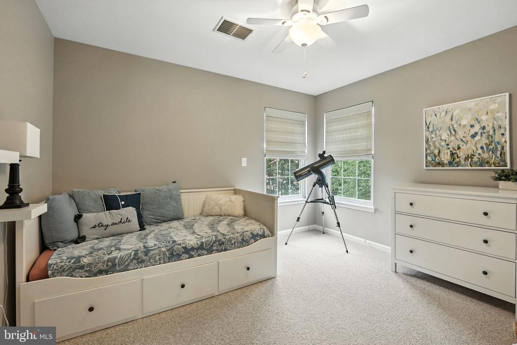 6359 COLONIAL VILLAGE LOOP
