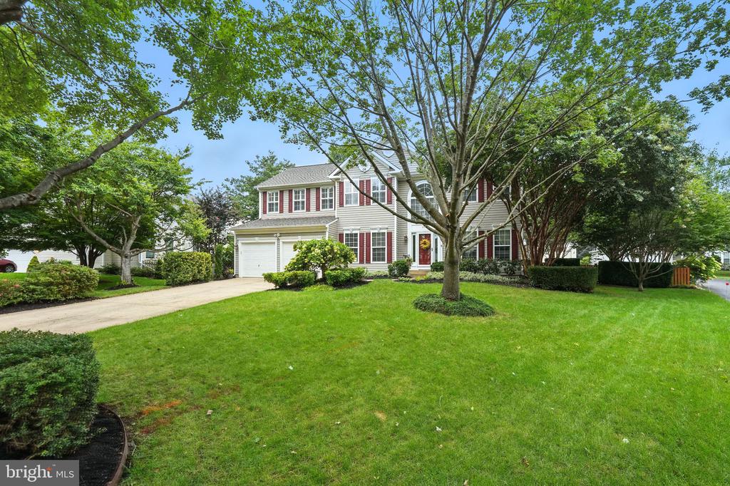 6359 COLONIAL VILLAGE LOOP