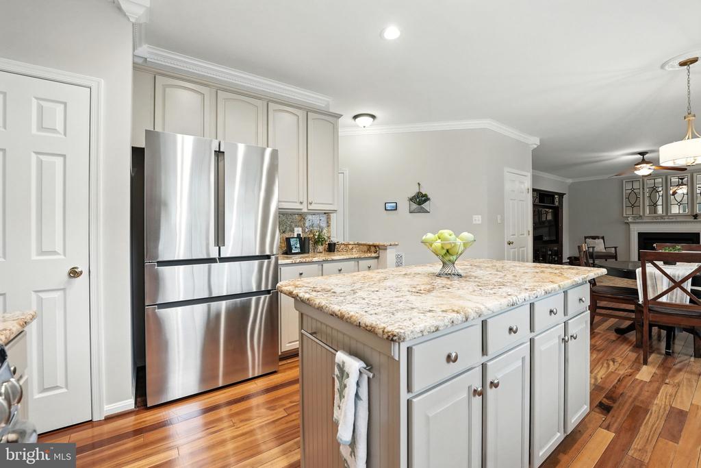 6359 COLONIAL VILLAGE LOOP