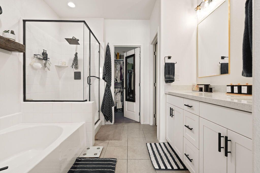 6633 Calle Koral