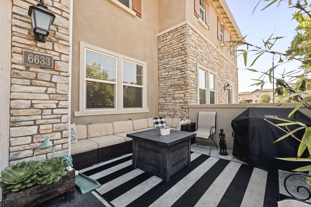 6633 Calle Koral