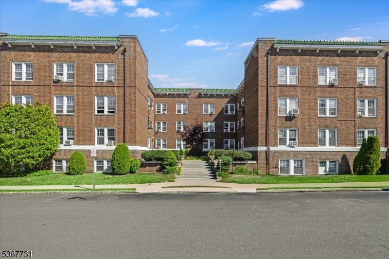 2 Altamont Ct 25