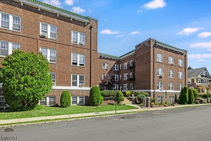 2 Altamont Ct 25