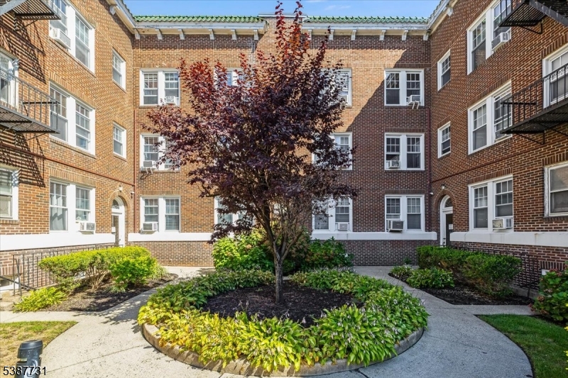 2 Altamont Ct 25