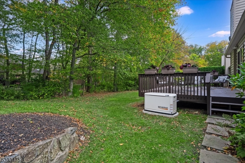 11 Shadowbrook Ln