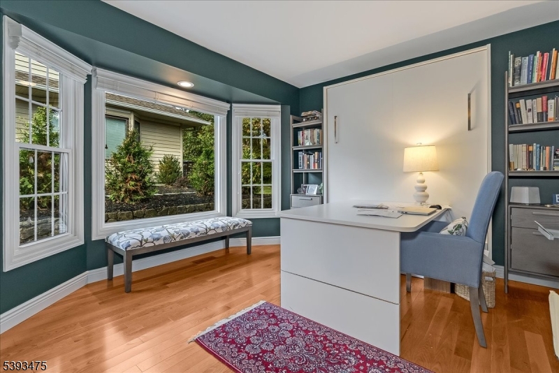 11 Shadowbrook Ln