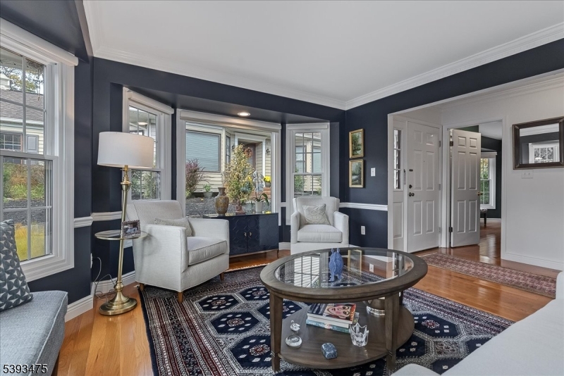 11 Shadowbrook Ln