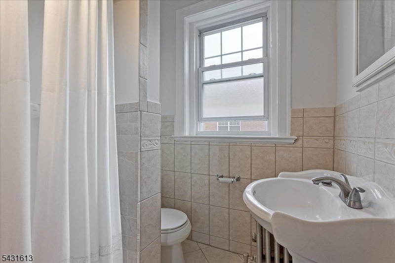 2 Altamont Ct 24