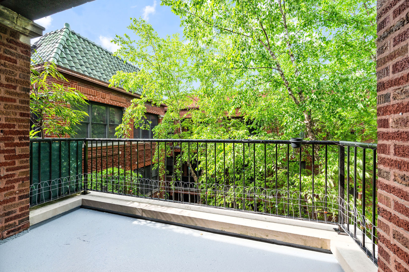 6614 N Ashland Avenue Unit: 3