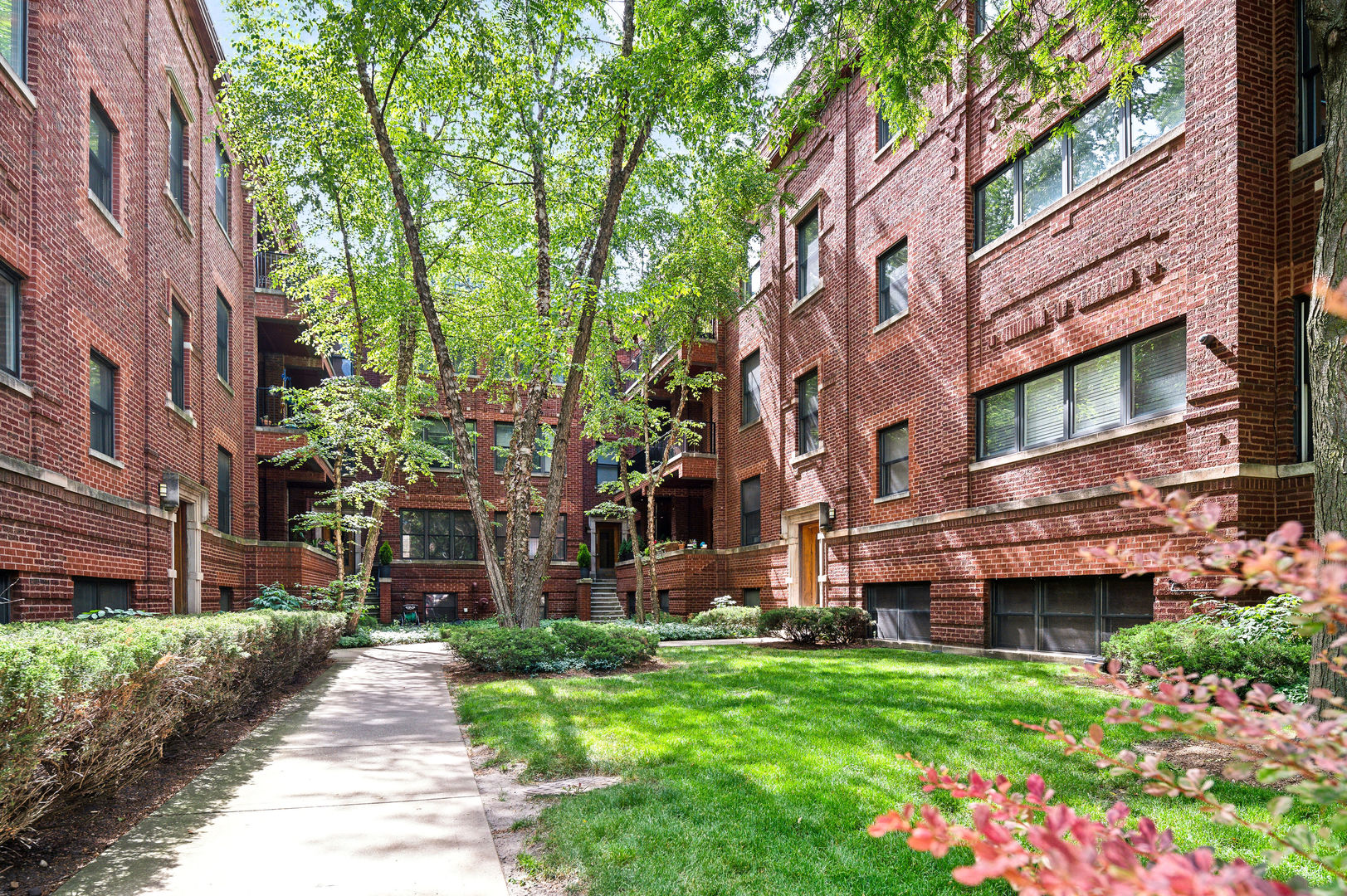 6614 N Ashland Avenue Unit: 3