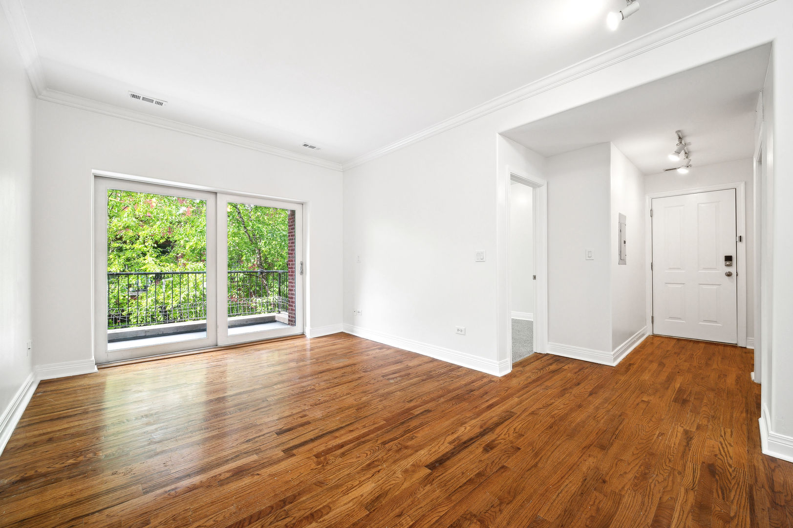 6614 N Ashland Avenue Unit: 3