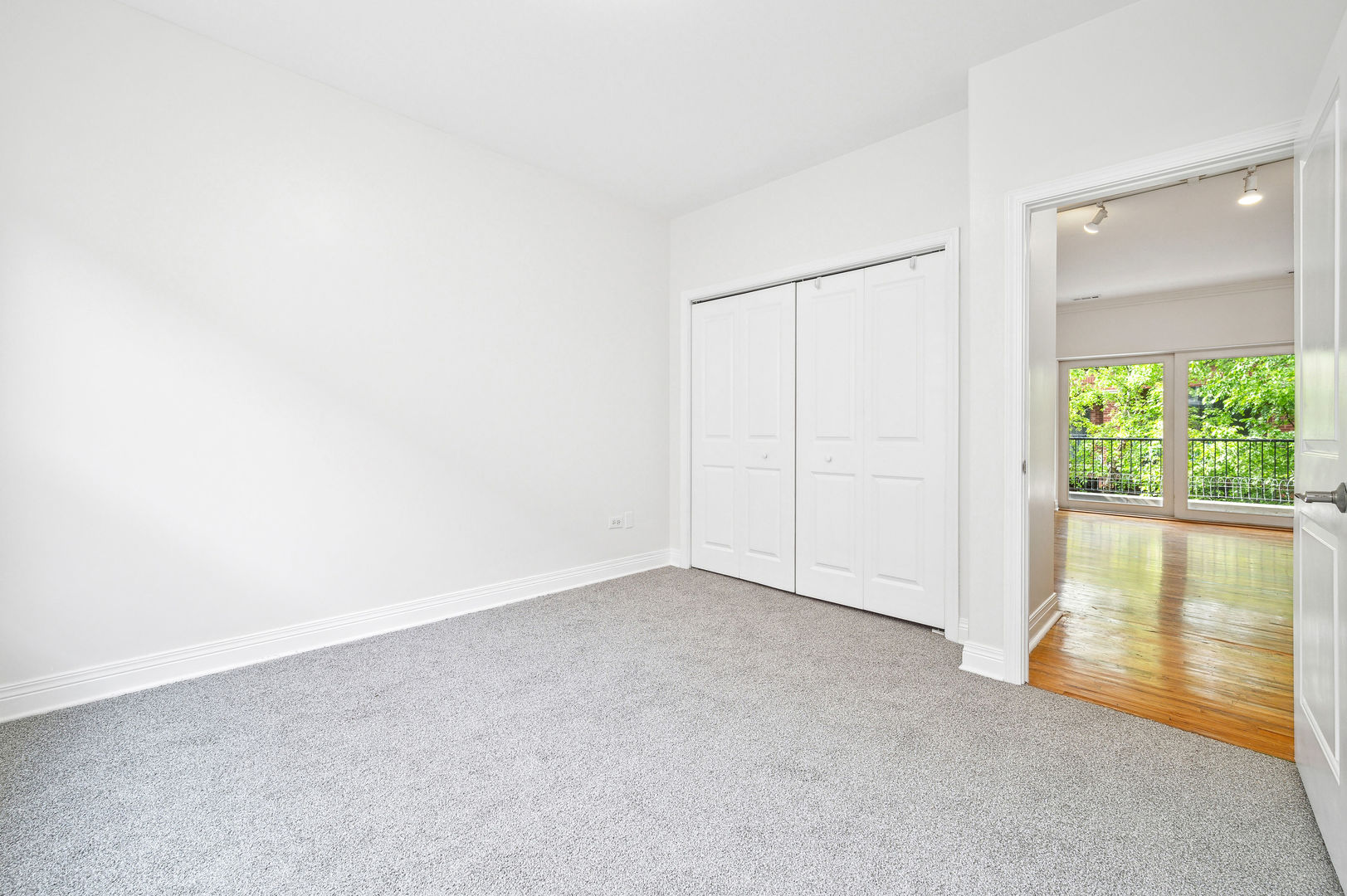 6614 N Ashland Avenue Unit: 3