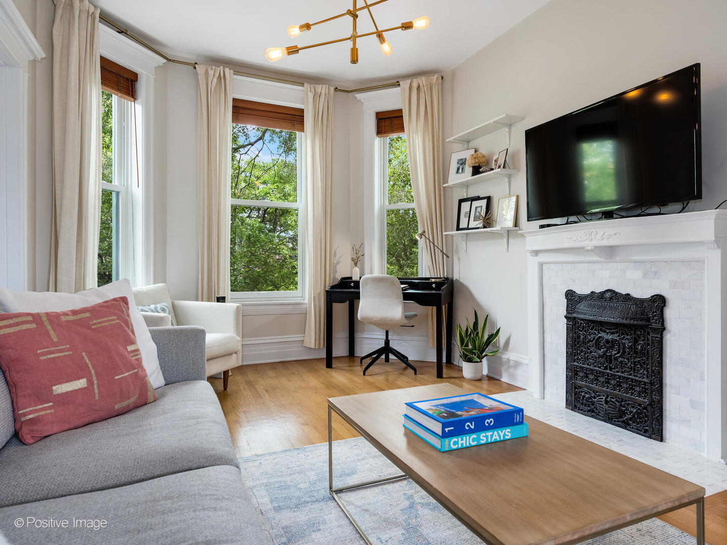 1944 N SEMINARY Avenue Unit: 3
