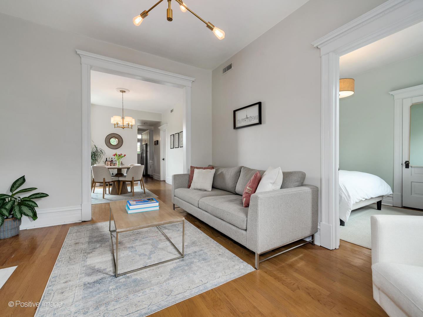 1944 N SEMINARY Avenue Unit: 3