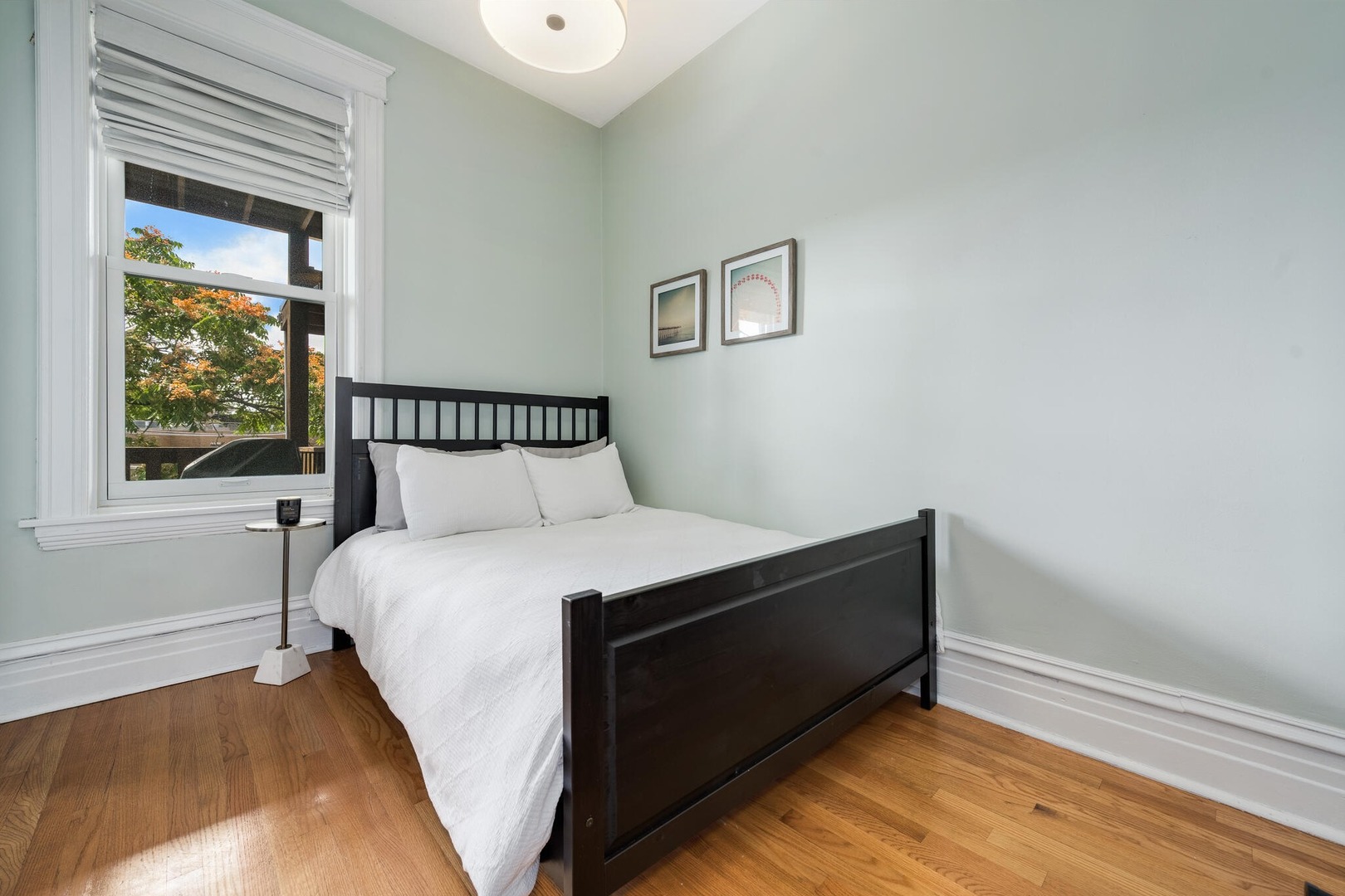 1944 N SEMINARY Avenue Unit: 3