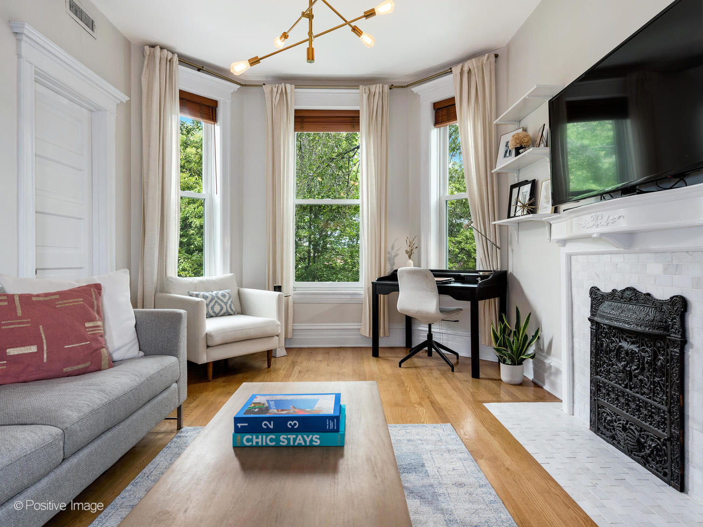 1944 N SEMINARY Avenue Unit: 3