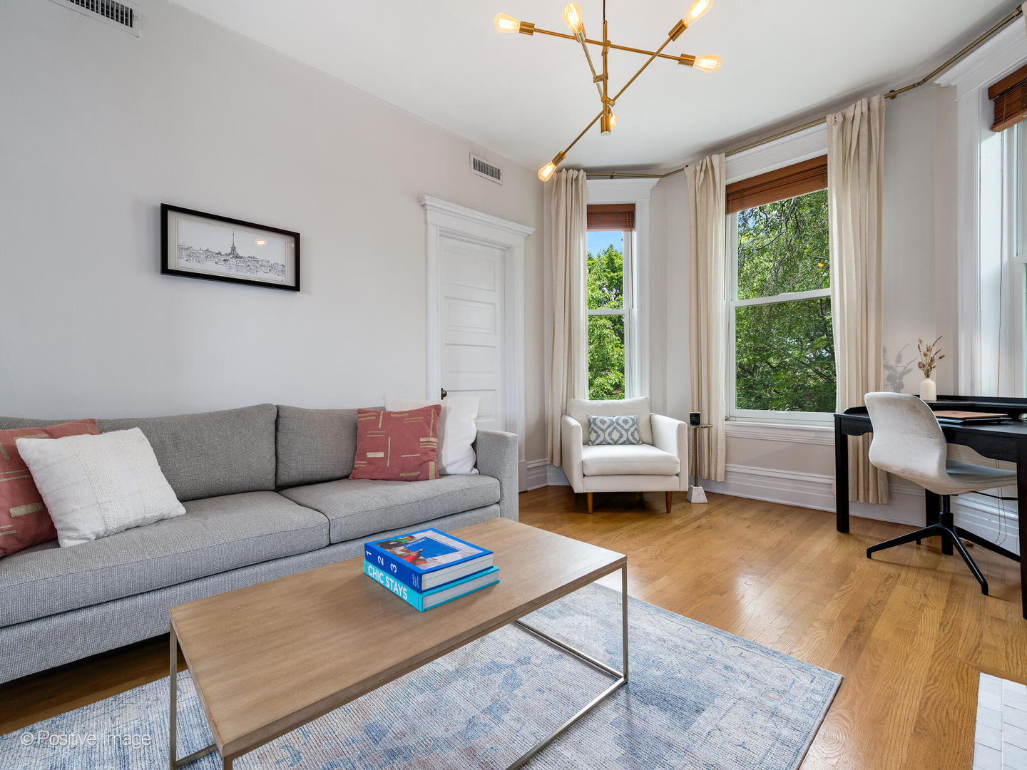 1944 N SEMINARY Avenue Unit: 3