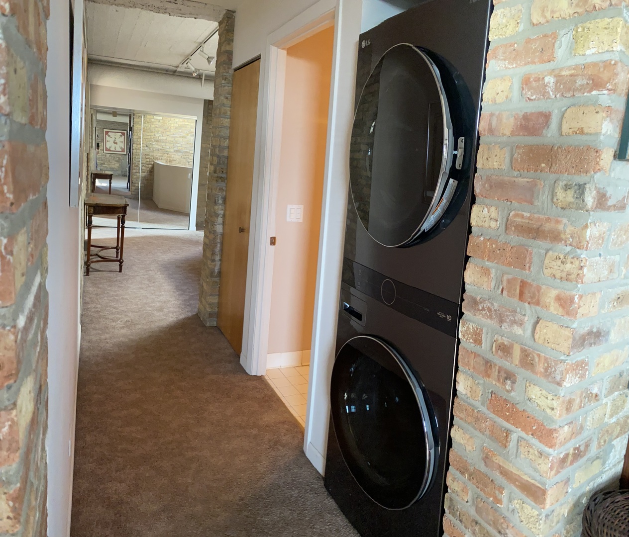 1800 W Roscoe Street Unit: 531