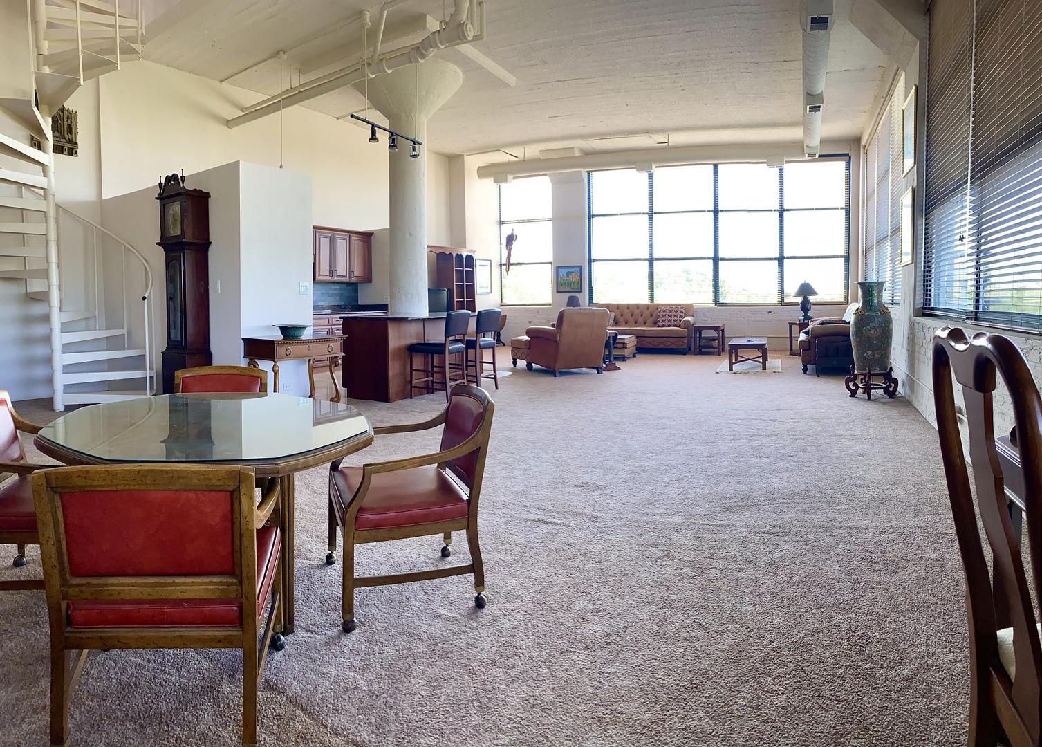 1800 W Roscoe Street Unit: 531
