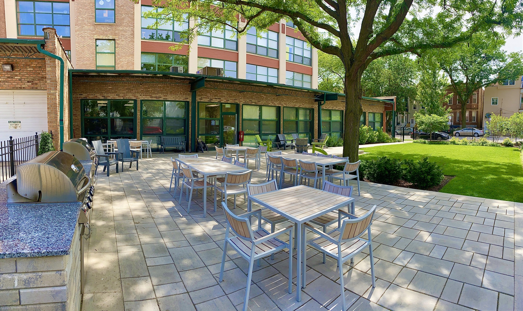 1800 W Roscoe Street Unit: 531