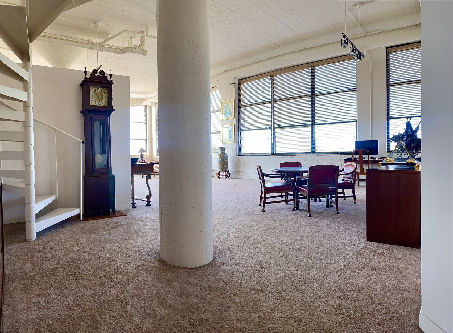 1800 W Roscoe Street Unit: 531