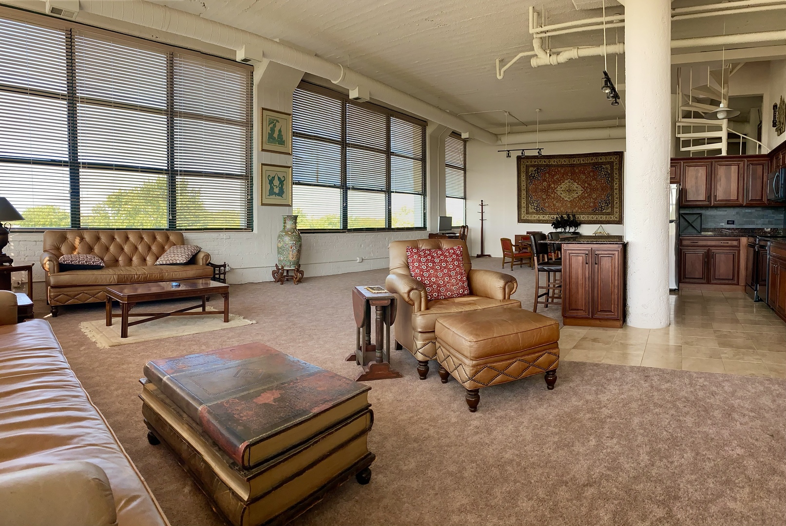 1800 W Roscoe Street Unit: 531