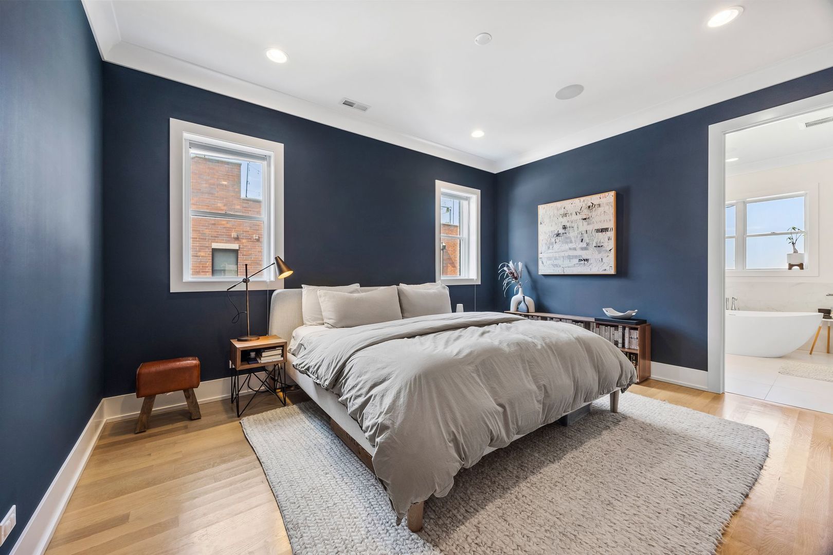 2028 W Le Moyne Street Unit: 3W