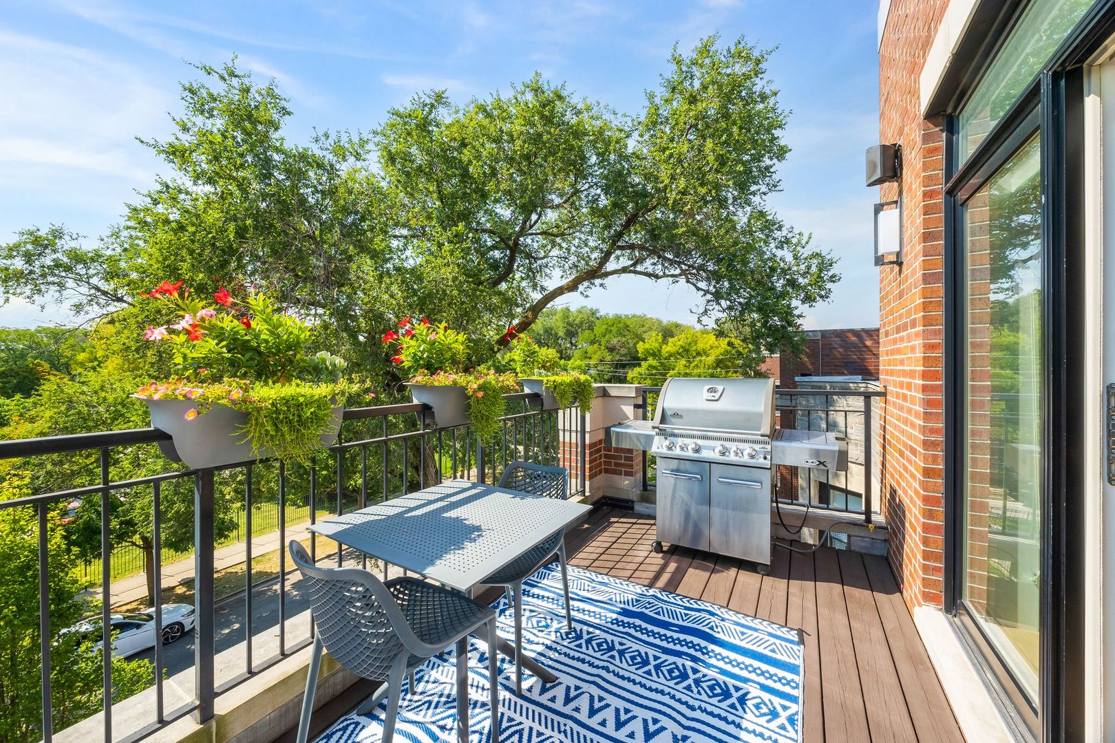 2028 W Le Moyne Street Unit: 3W