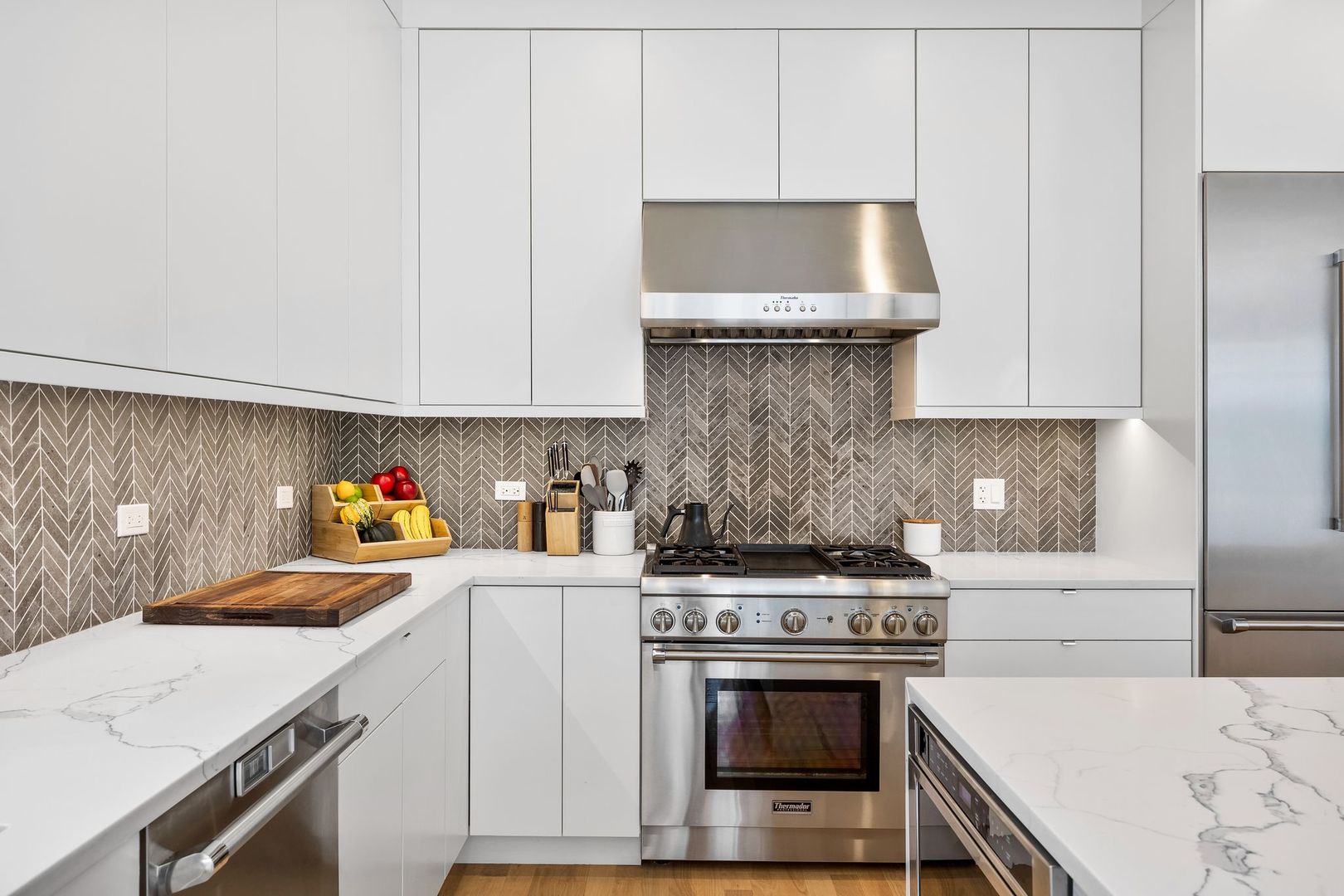 2028 W Le Moyne Street Unit: 3W