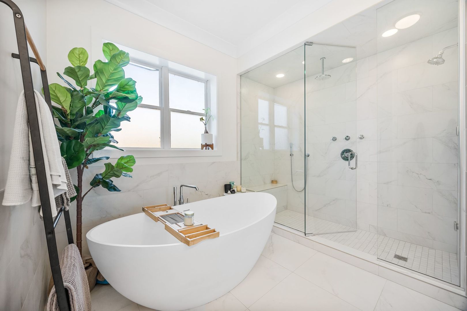 2028 W Le Moyne Street Unit: 3W