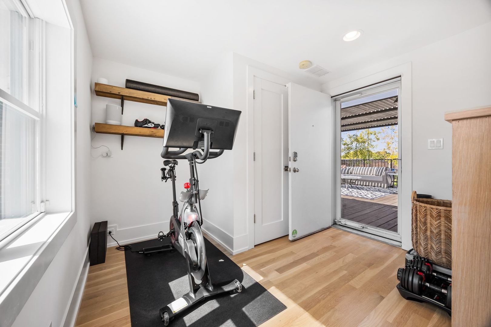 2028 W Le Moyne Street Unit: 3W