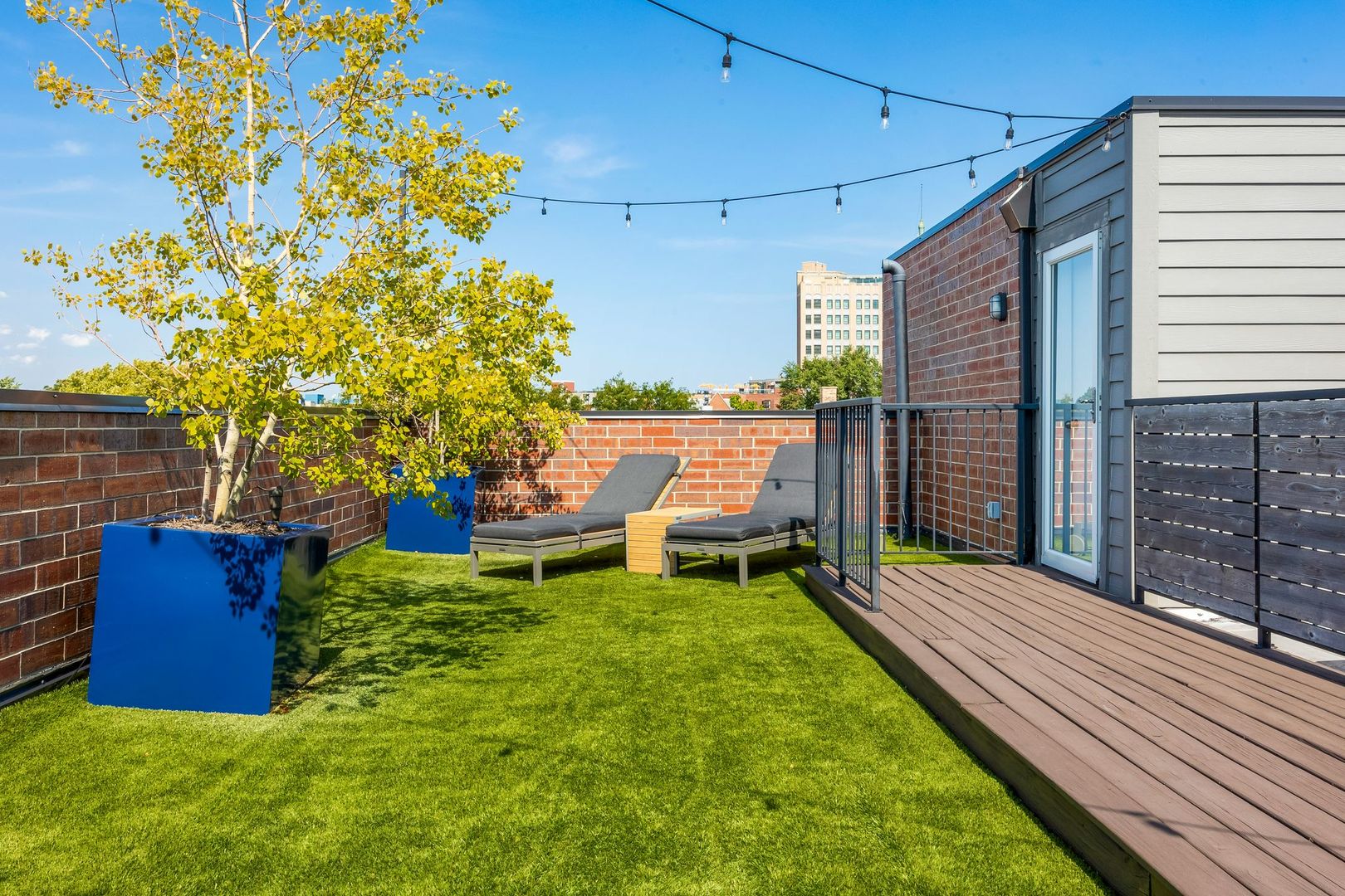 2028 W Le Moyne Street Unit: 3W