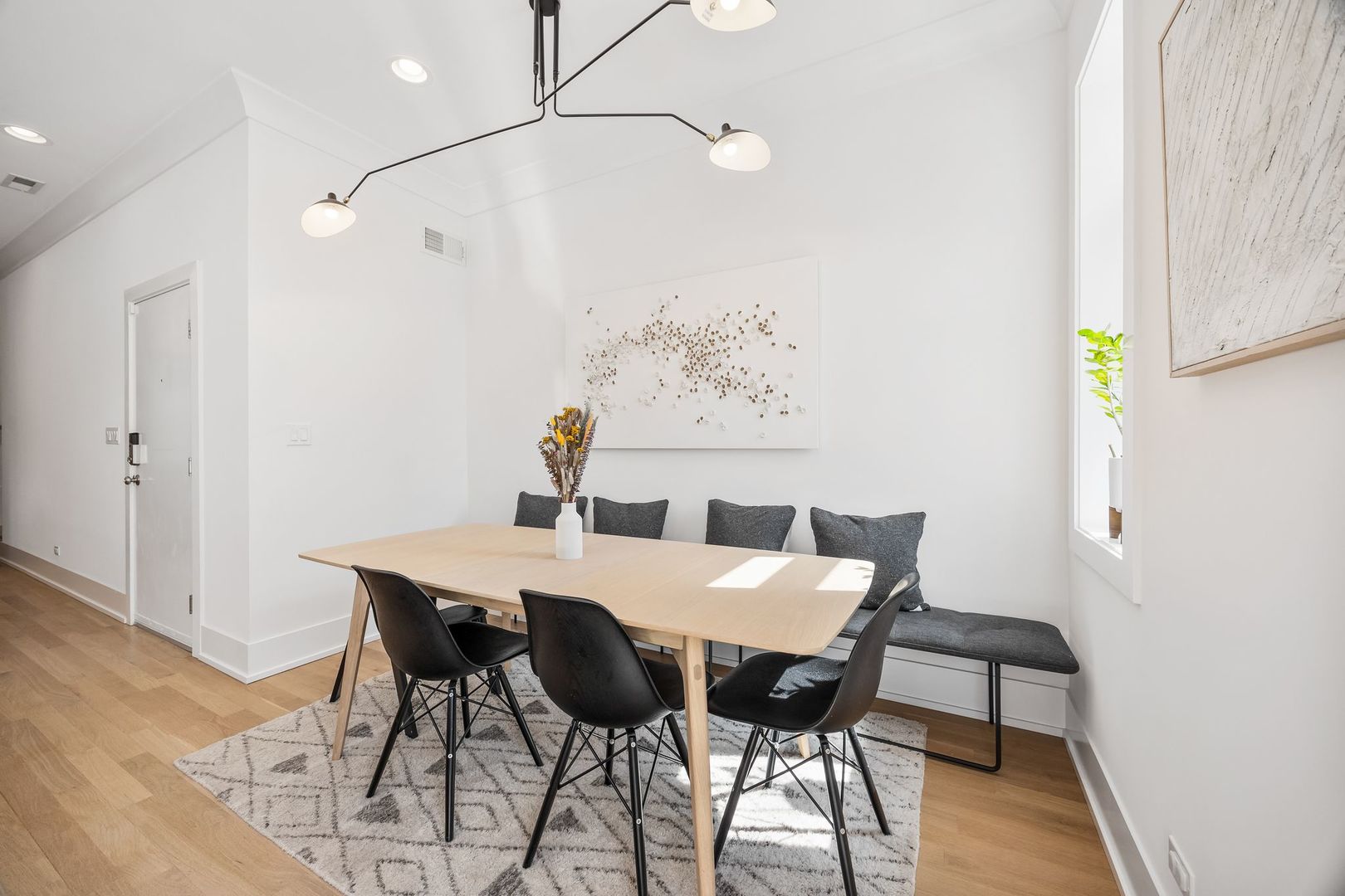 2028 W Le Moyne Street Unit: 3W