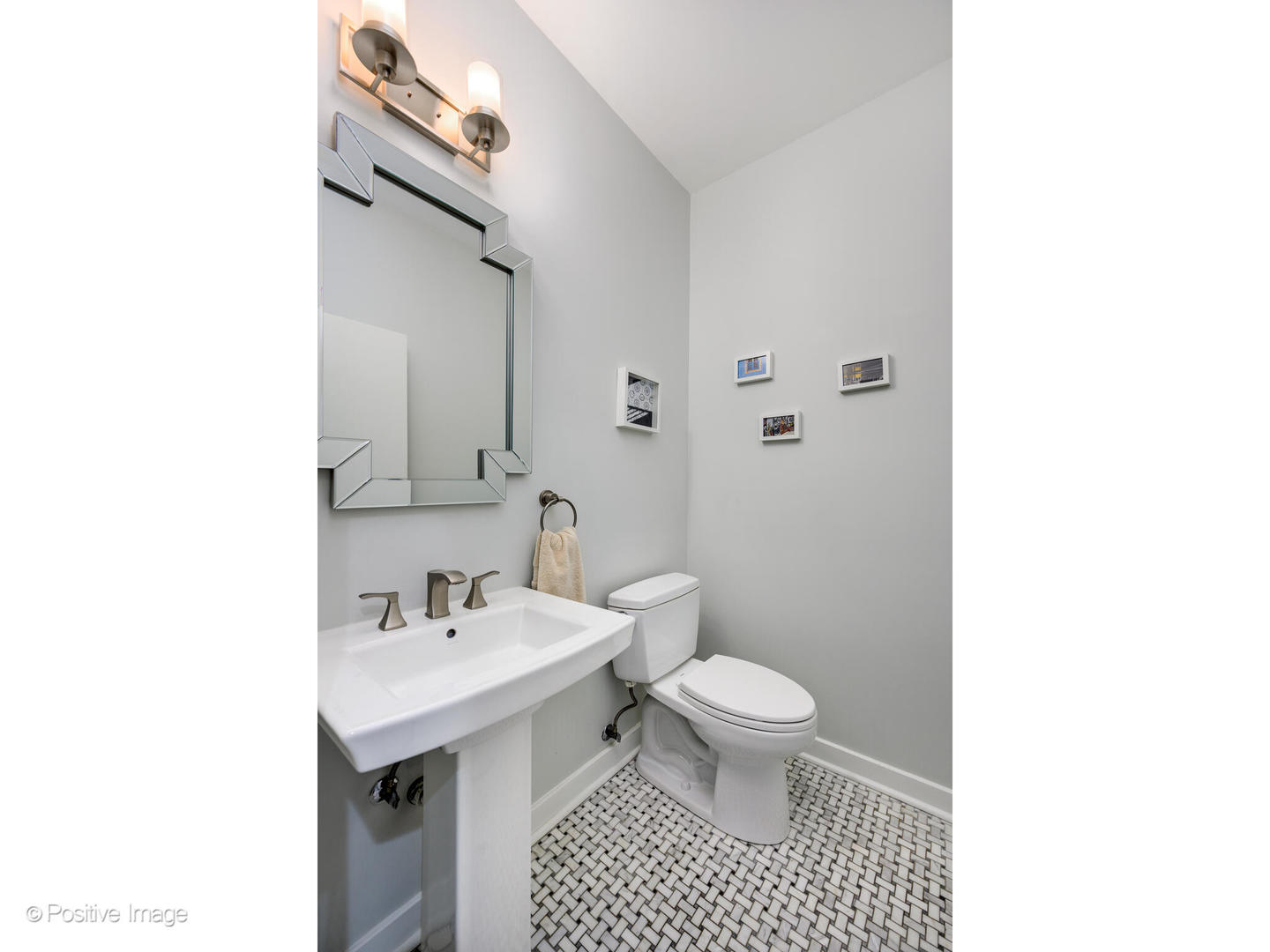 2218 N Seeley Avenue Unit: 1