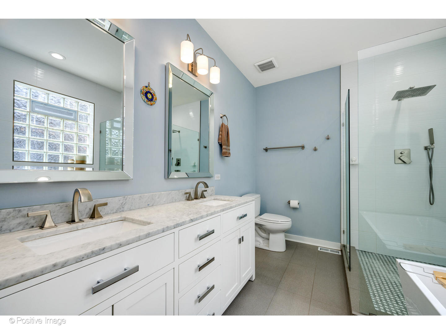 2218 N Seeley Avenue Unit: 1