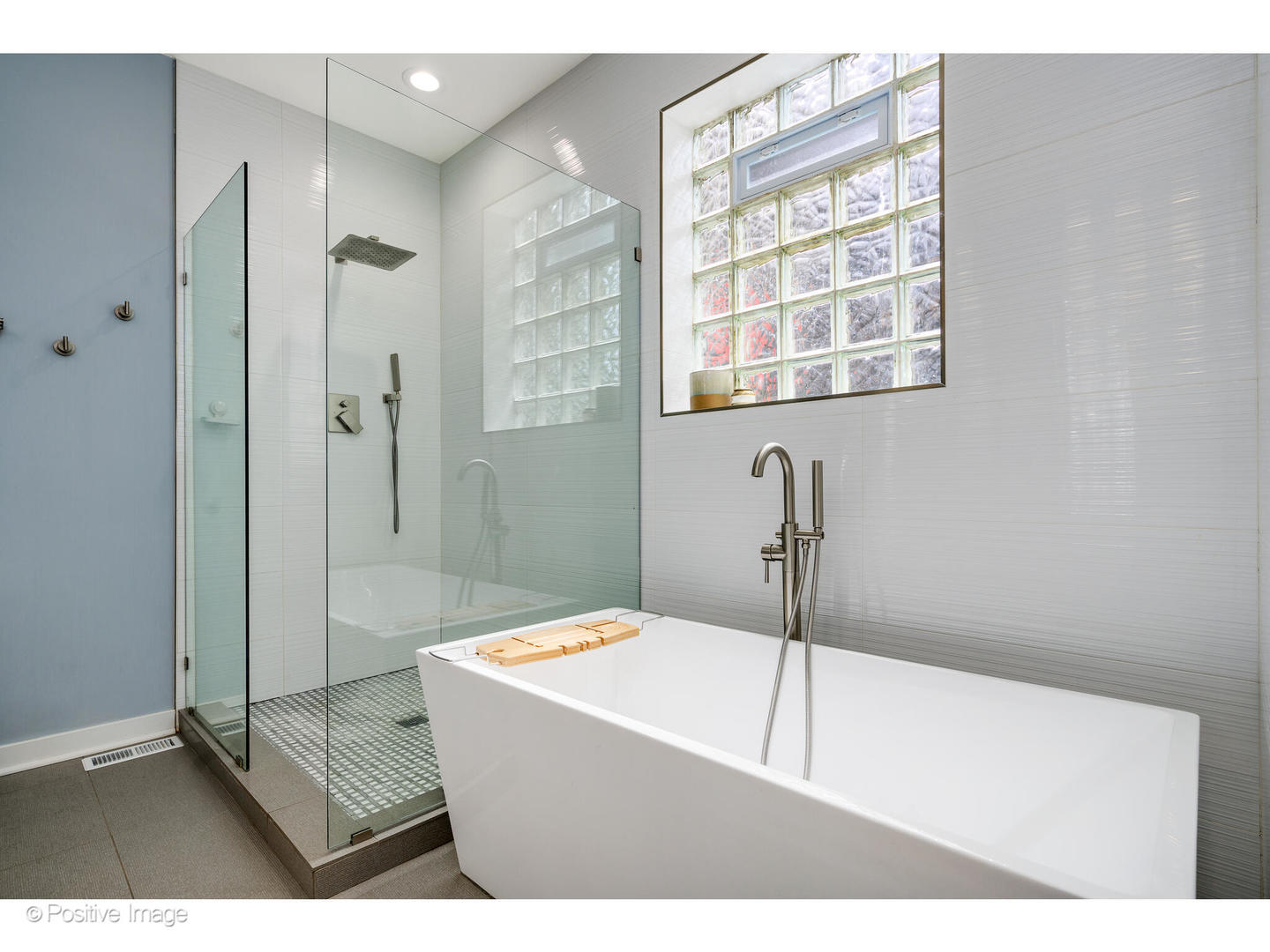 2218 N Seeley Avenue Unit: 1