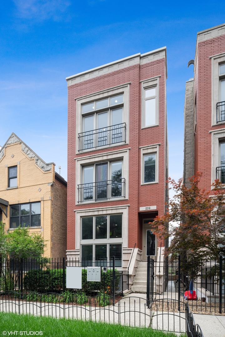 2218 N Seeley Avenue Unit: 1