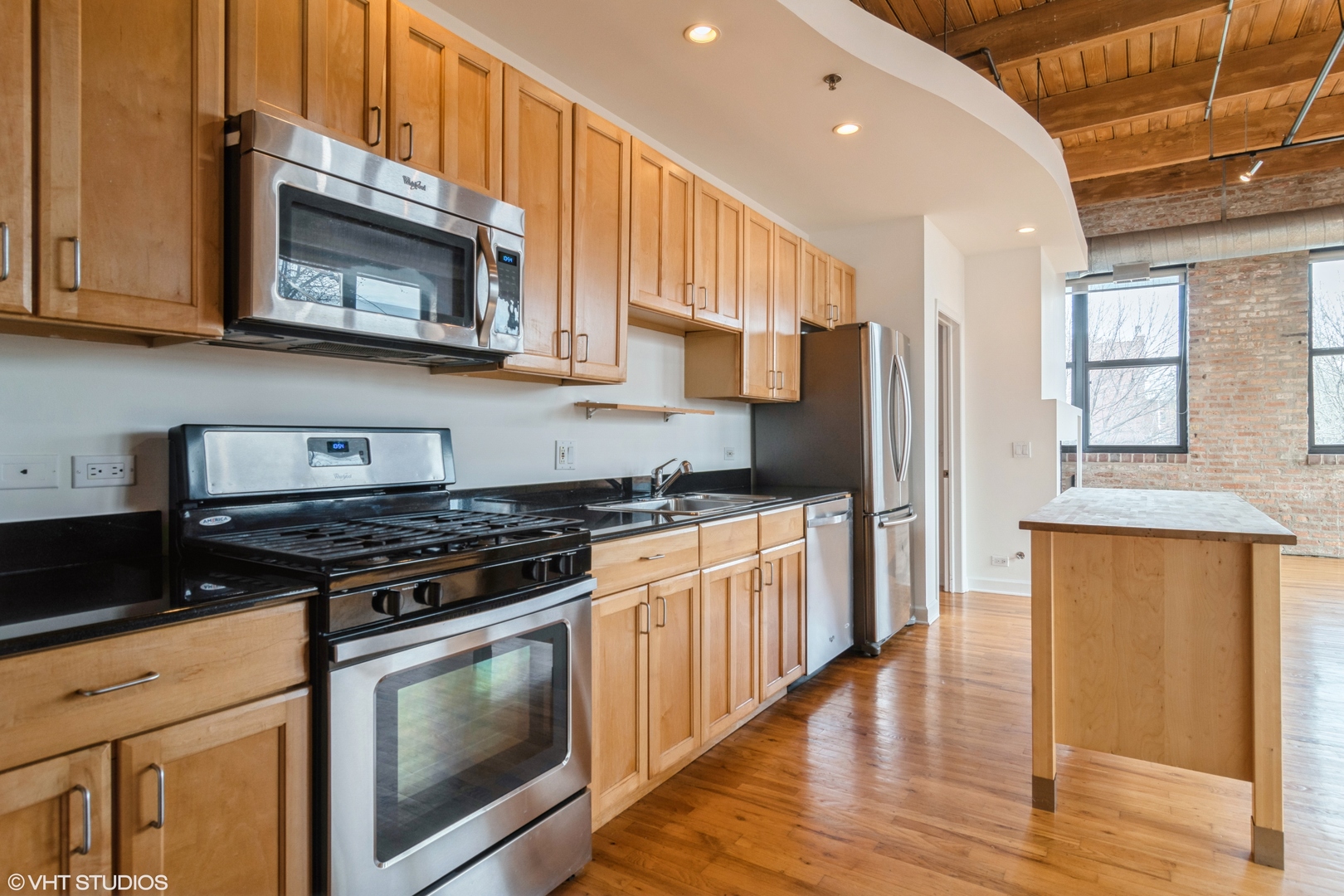 612 N Oakley Boulevard Unit: 214