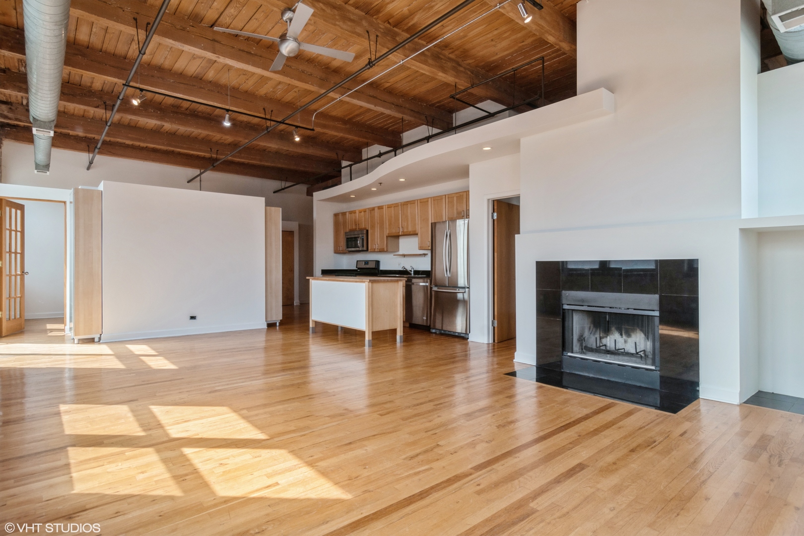 612 N Oakley Boulevard Unit: 214