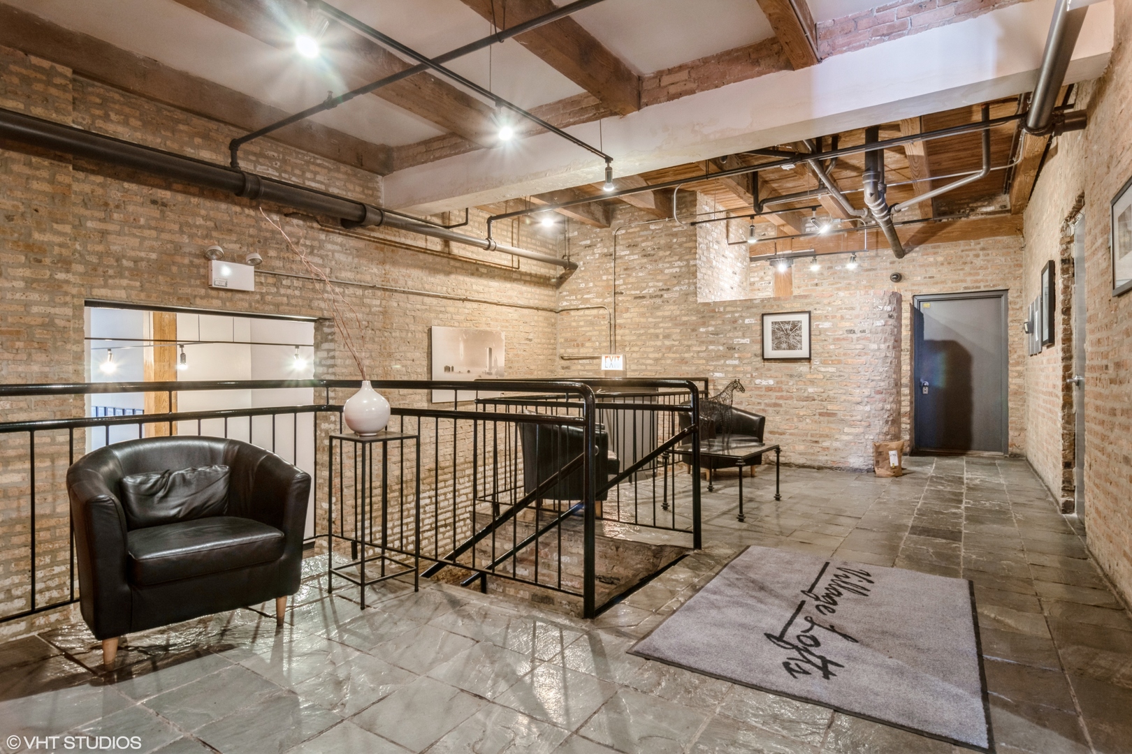 612 N Oakley Boulevard Unit: 214